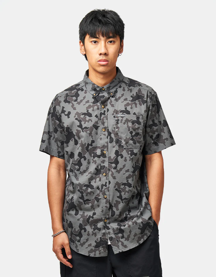 Columbia Rapid Rivers™ Printed S/S Shirt - Charcoal/Midrange Camo - Image 2