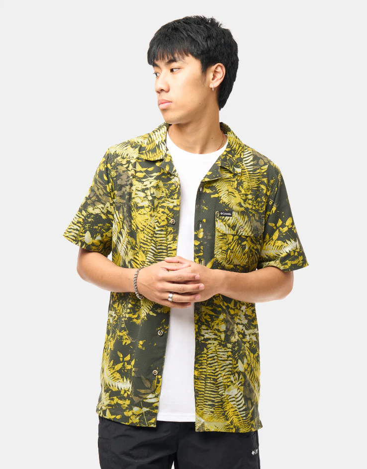 Columbia Tech Trail™ Utility Printed Woven S/S Shirt - Antique Moss/Geofern Greenscape - Image 2