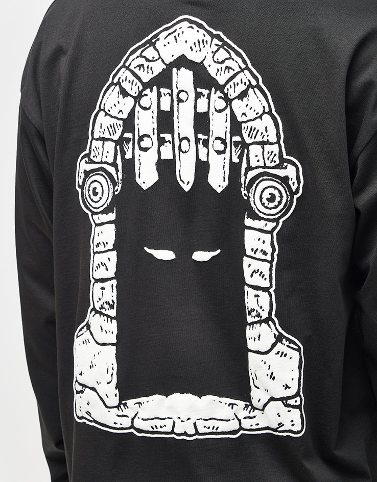 Dungeon Portcullis L/S T-Shirt - Black - Image 3