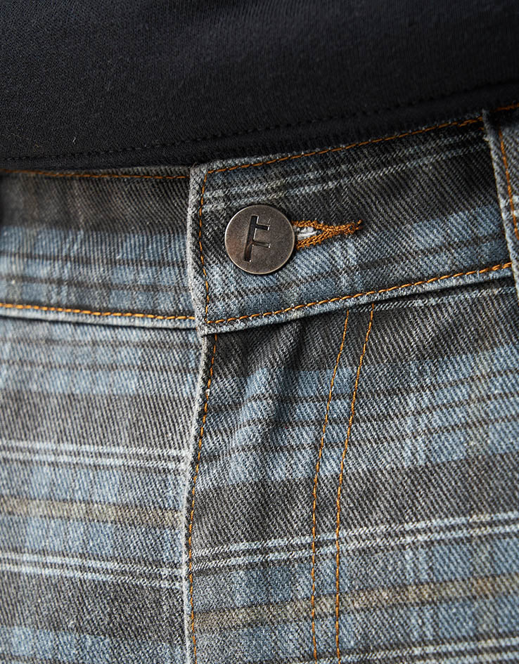 Former Reynolds 21" Slack Denim Short - Washed Blue - Image 6