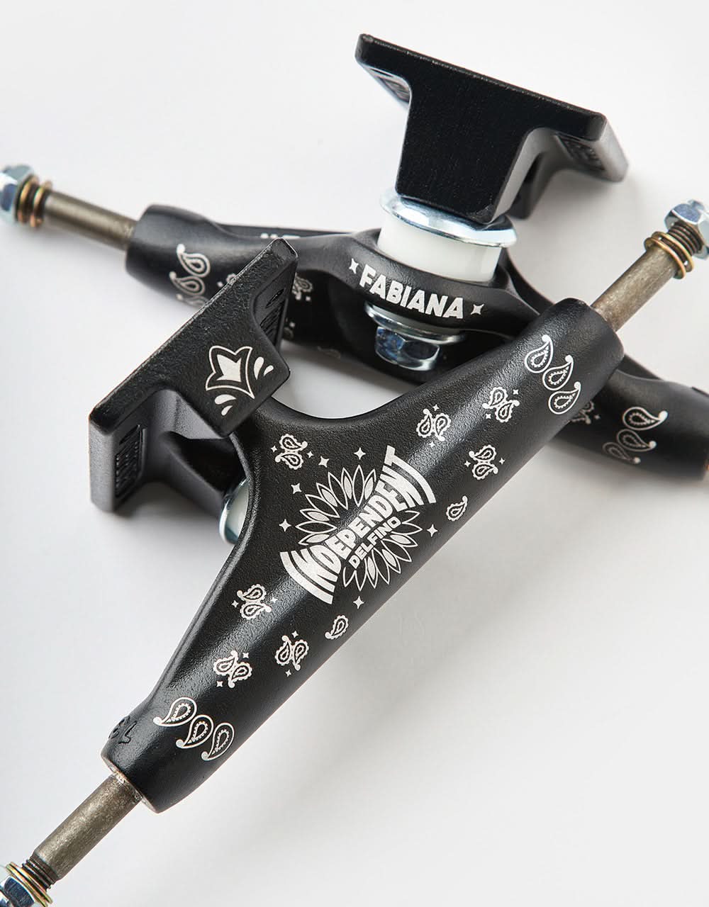 Independent Fabiana Bandana Stage 11 Hollow Standard Skateboard Trucks (Pair) - Image 2