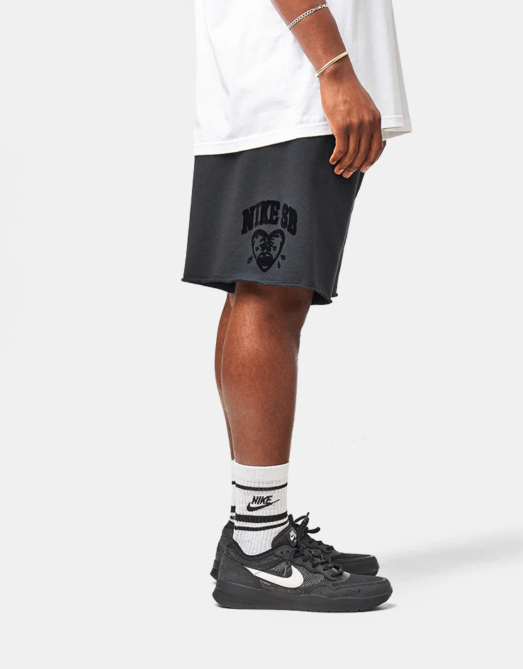 Nike SB GFX Fleece Shorts - Black/White - Image 2