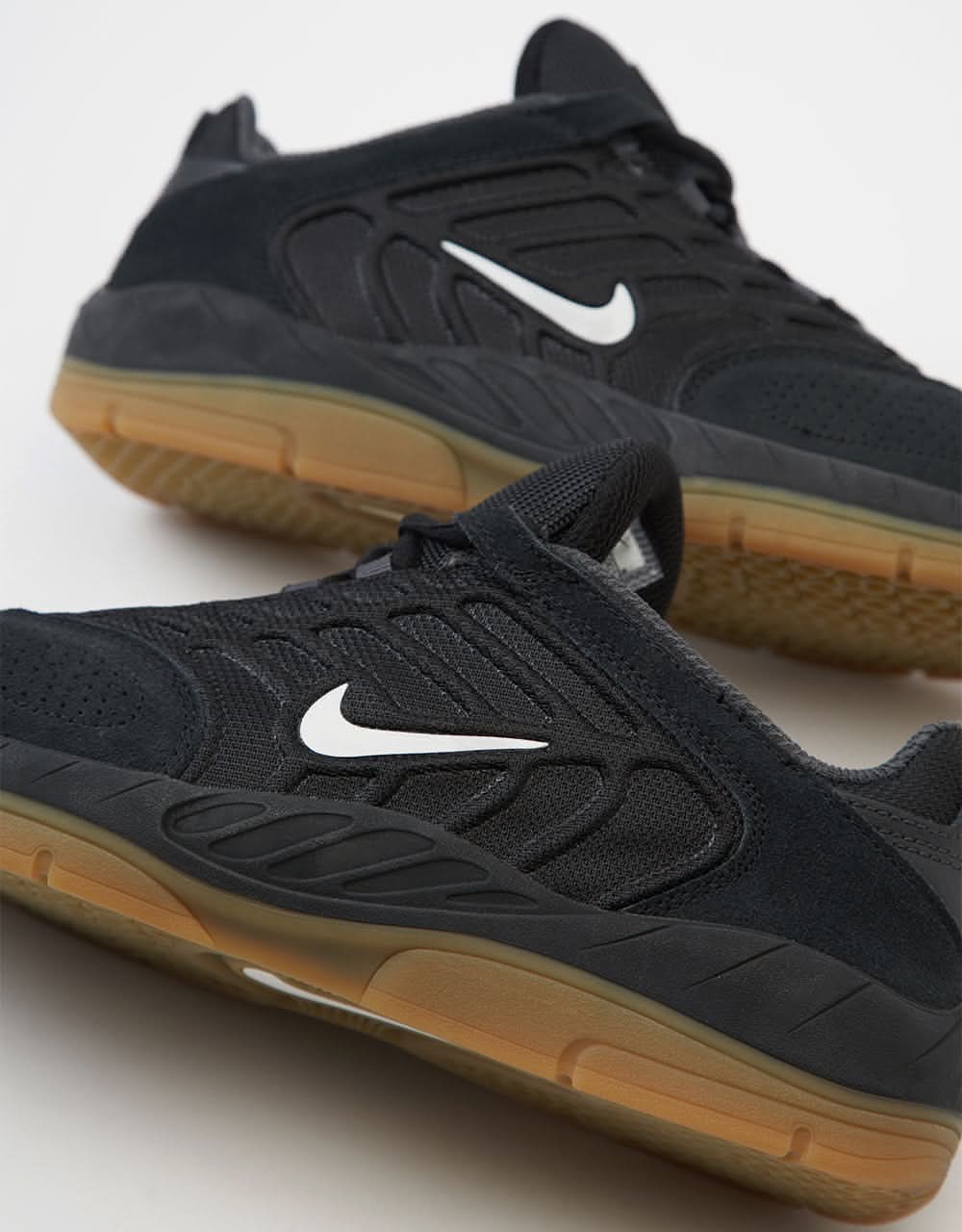 Nike SB Vertebrae Skate Shoes - Black/Summit White-Anthracite-Black-Gum Lt Brown - Image 5