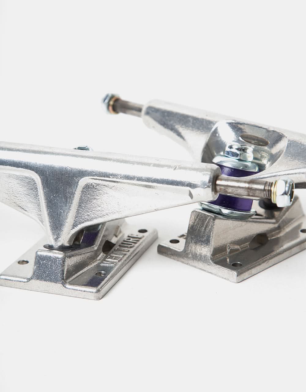 Venture 5.8 High Skateboard Trucks (Pair) - Image 4